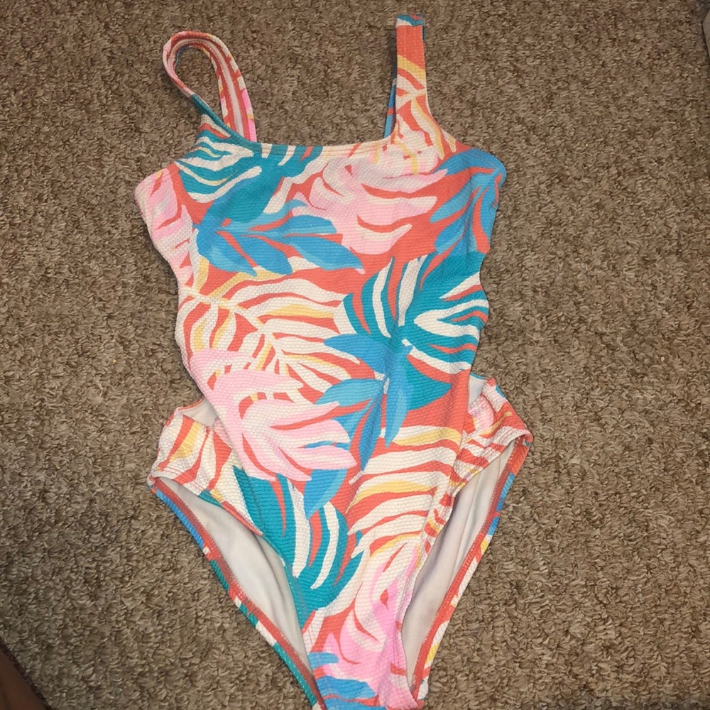 Art class one piece swimsuit girls size M 7/8 (side opening)
